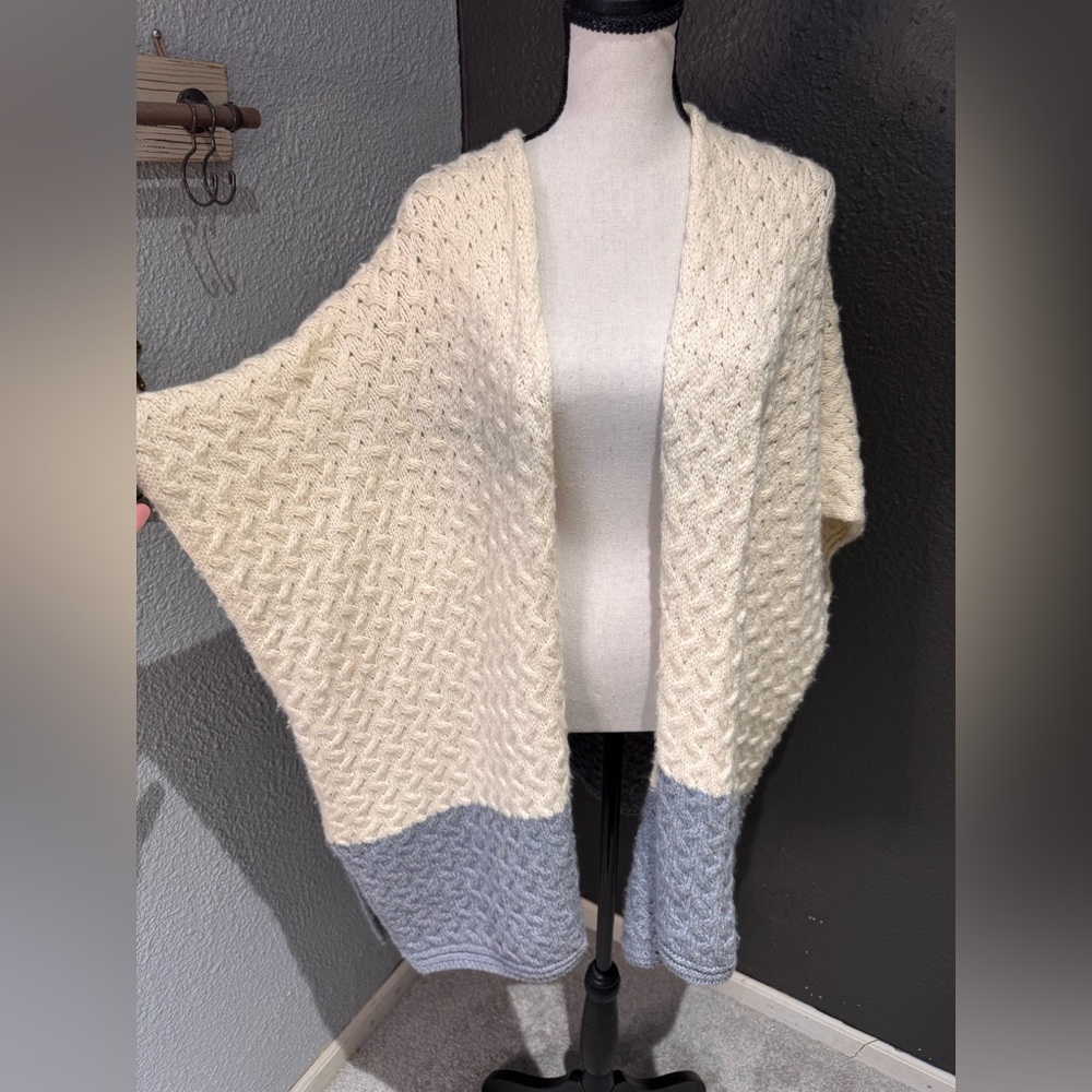 Aran Woollen Mills Elegant Cream and Gray Knit Poncho